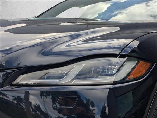 2025 Jaguar F-PACE SVR P550 AWD Automatic