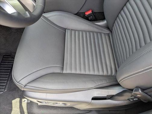 2025 Land Rover Discovery P360 Dynamic SE