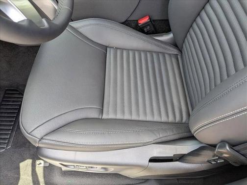 2025 Land Rover Discovery P360 Dynamic SE