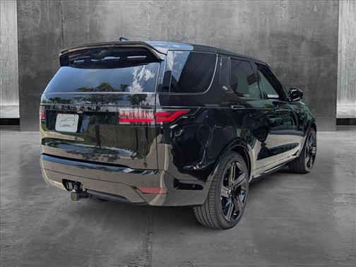 2025 Land Rover Discovery P360 Dynamic SE