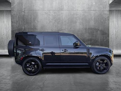 2022 Land Rover Defender 110 XS Edition