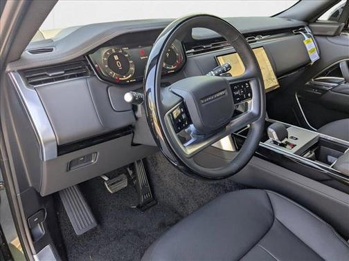 2025 Land Rover Range Rover P400 SE 7 Seat