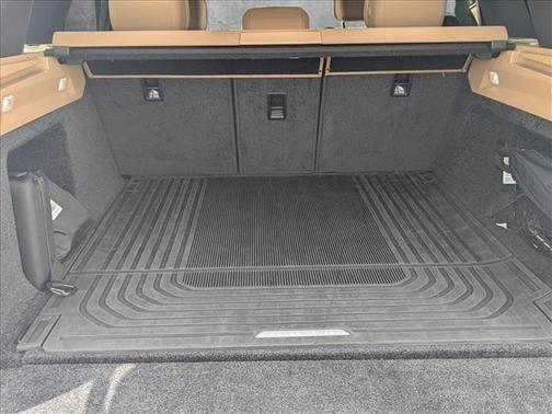 2025 Land Rover Range Rover P530 SE
