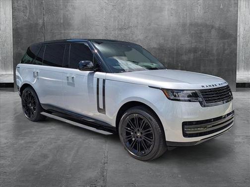 2025 Land Rover Range Rover P400 SE 7 Seat
