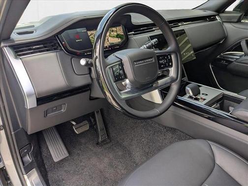 2025 Land Rover Range Rover P400 SE 7 Seat