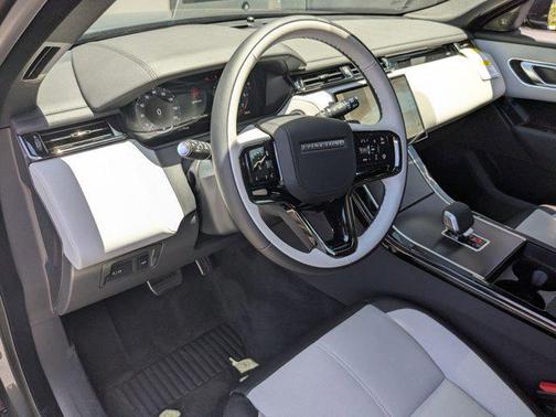 2026 Land Rover Range Rover Velar P400 Dynamic SE