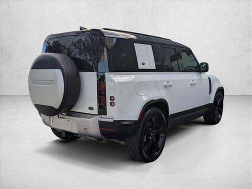 2020 Land Rover Defender 110 SE