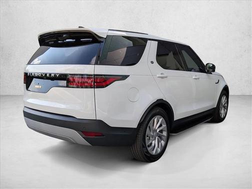 Fuji White 2026 Land Rover Discovery S