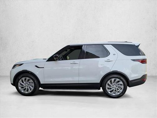 Fuji White 2026 Land Rover Discovery S