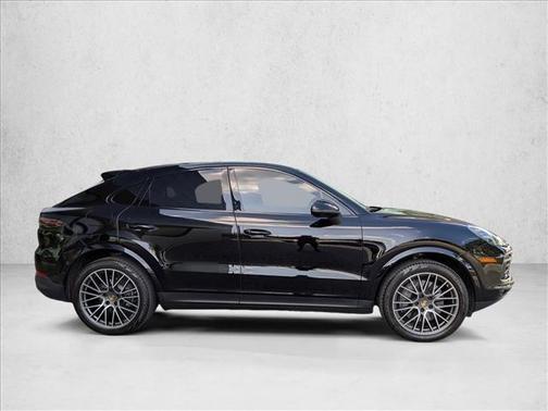 Jet Black Metallic 2021 Porsche Cayenne S