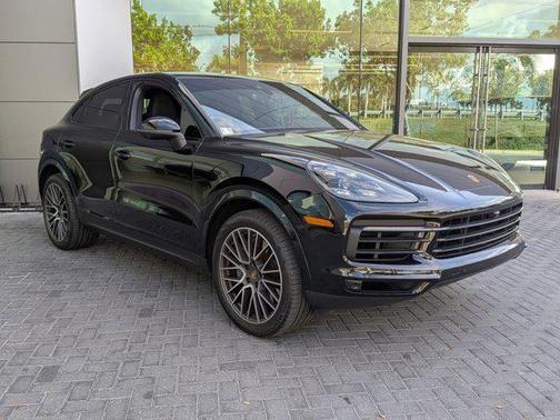Jet Black Metallic 2021 Porsche Cayenne S