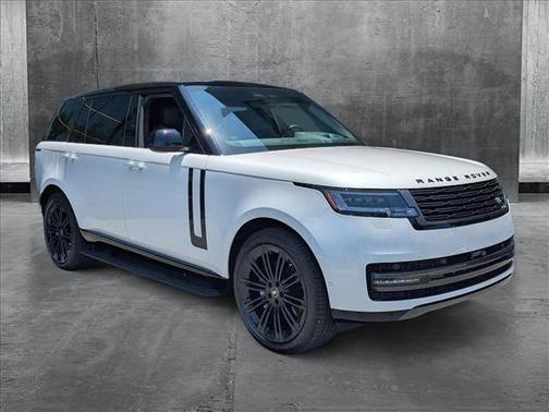 2025 Land Rover Range Rover P400 SE 7 Seat