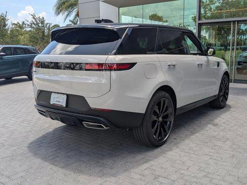 2025 Land Rover Range Rover Sport SE