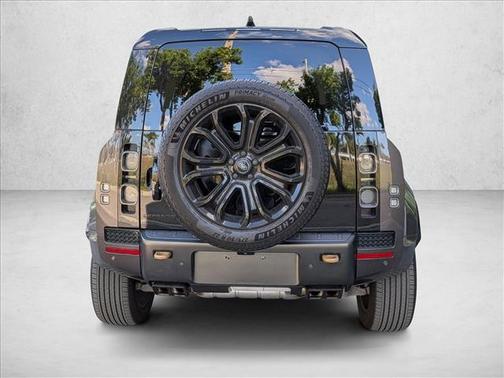 2025 Land Rover Defender P635 OCTA