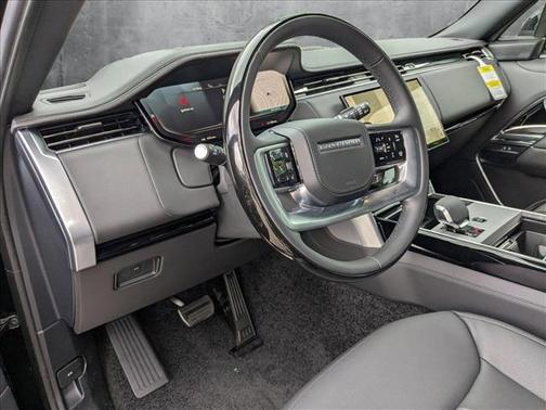 2025 Land Rover Range Rover P400 SE