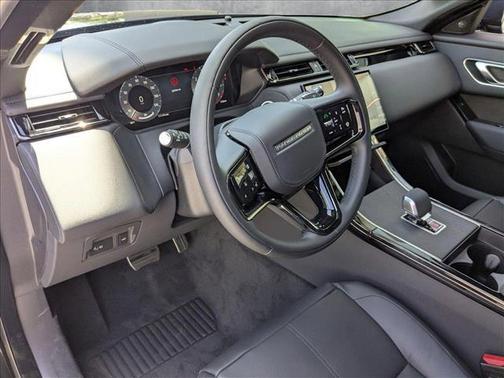 2026 Land Rover Range Rover Velar P400 Dynamic SE