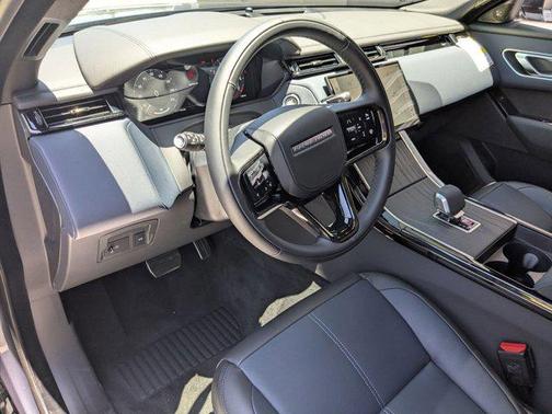 2026 Land Rover Range Rover Velar P250 SE R-Dynamic