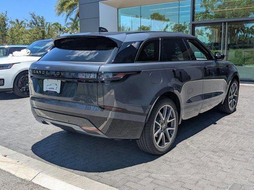 2026 Land Rover Range Rover Velar P250 SE R-Dynamic