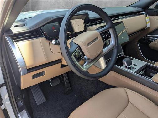 2025 Land Rover Range Rover P400 SE