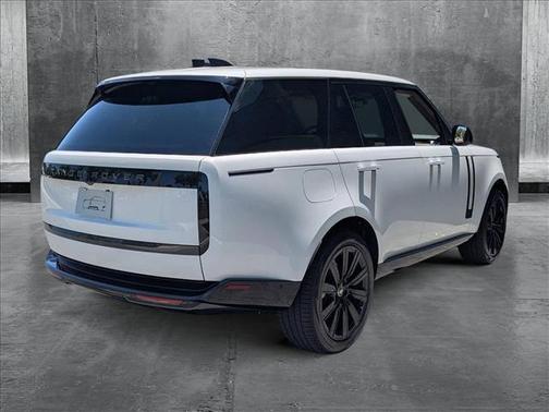 2025 Land Rover Range Rover P400 SE