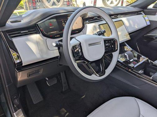 2025 Land Rover Range Rover Sport SE