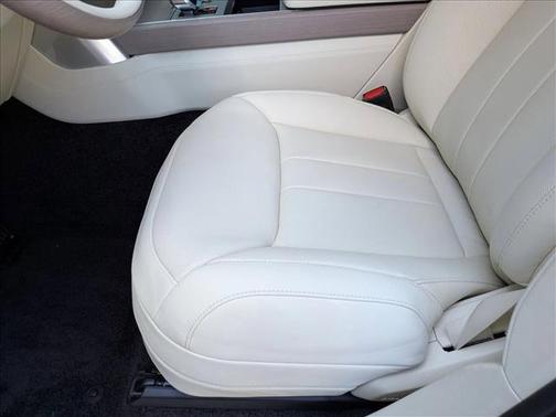 2026 Land Rover Range Rover P530 SE