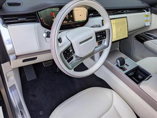 2026 Land Rover Range Rover P530 SE