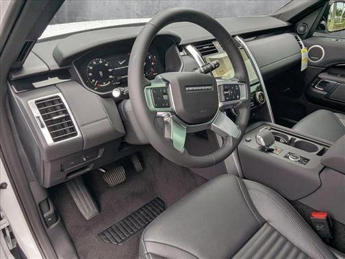 2025 Land Rover Discovery P300 S