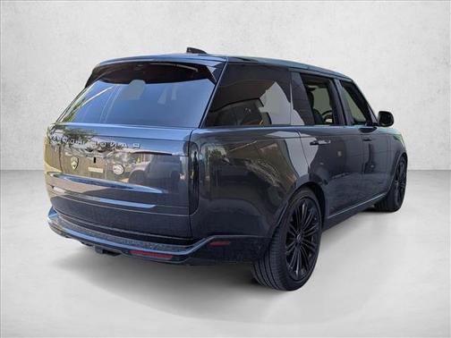 Carpathian Grey Premium Metallic 2024 Land Rover Range Rover P530 SE