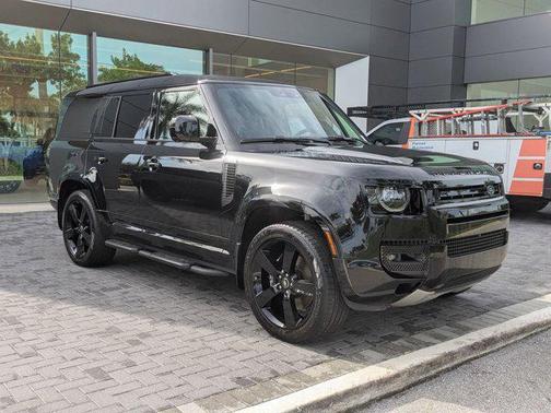 2025 Land Rover Defender V8