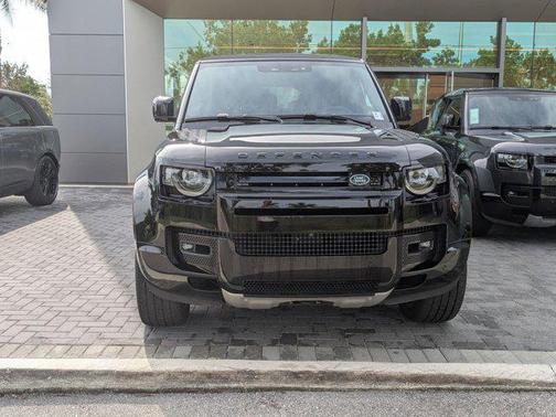 2025 Land Rover Defender V8