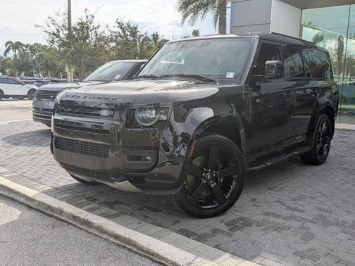 2025 Land Rover Defender V8