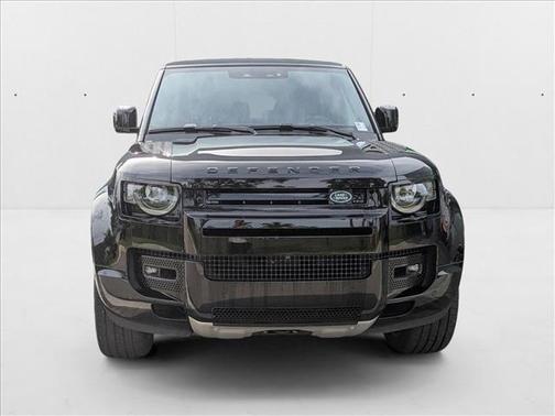 2025 Land Rover Defender V8