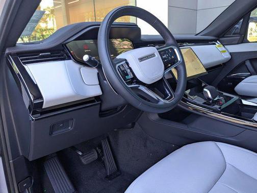 2025 Land Rover Range Rover Sport SE