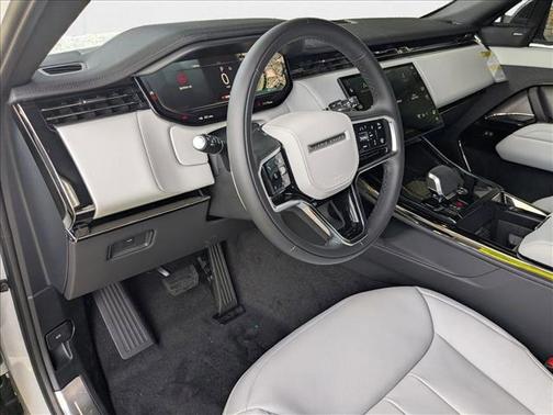 2025 Land Rover Range Rover Sport SE
