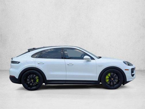 White 2024 Porsche Cayenne Cayenne Turbo E-Hybrid