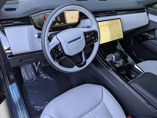 Giola Green Metallic 2026 Land Rover Range Rover Sport SE