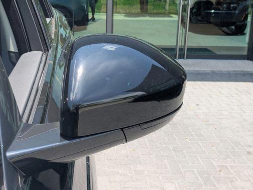 2025 Land Rover Range Rover Velar P400 Dynamic SE