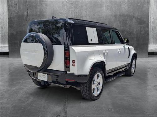 2024 Land Rover Defender 110 P400 X-Dynamic SE