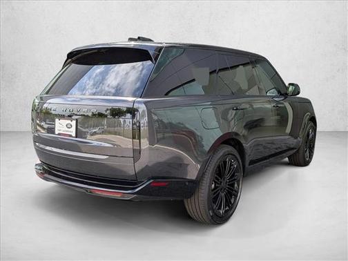 Carpathian Grey Premium Metallic 2026 Land Rover Range Rover P400 SE