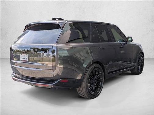 Carpathian Grey Premium Metallic 2026 Land Rover Range Rover P400 SE