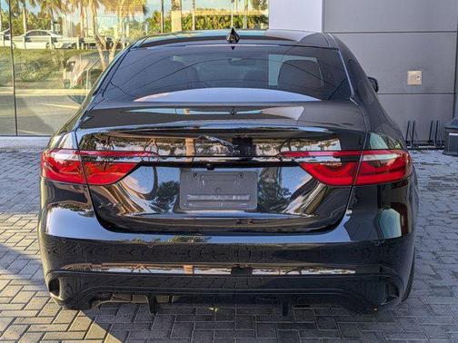 Santorini Black Metallic 2022 Jaguar XF SE P250 RWD Automatic