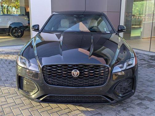 Santorini Black Metallic 2022 Jaguar XF SE P250 RWD Automatic