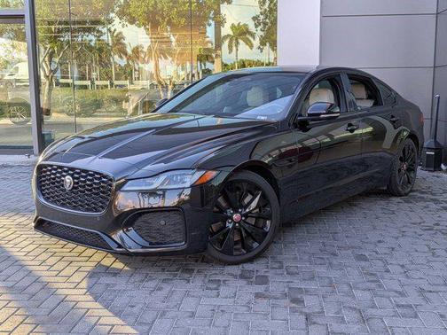 Santorini Black Metallic 2022 Jaguar XF SE P250 RWD Automatic