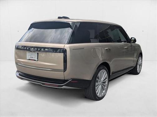 2025 Land Rover Range Rover P530 SE 7 Seat