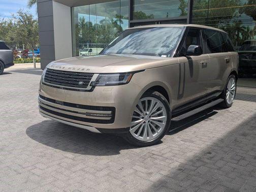2025 Land Rover Range Rover P530 SE 7 Seat