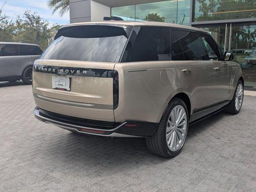 2025 Land Rover Range Rover P530 SE 7 Seat