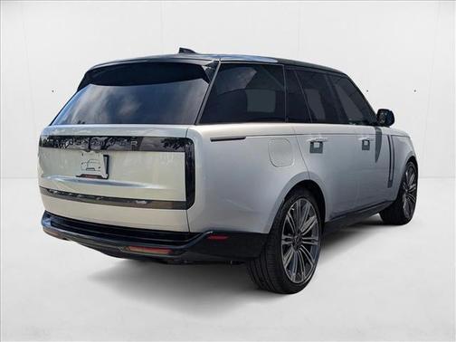 2025 Land Rover Range Rover P530 SE