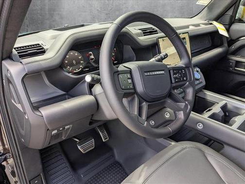 2025 Land Rover Defender 110 V8