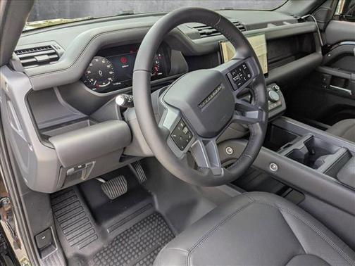 2025 Land Rover Defender 110 P400 X-Dynamic SE